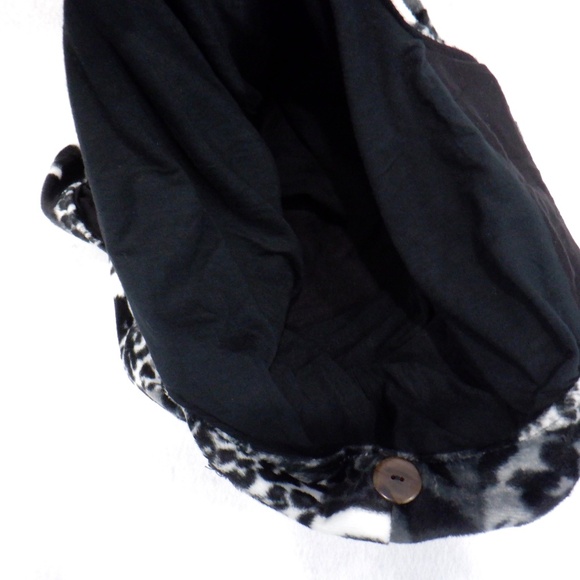Black & White Animal Print Boho Crossbody Bag - Picture 7 of 10